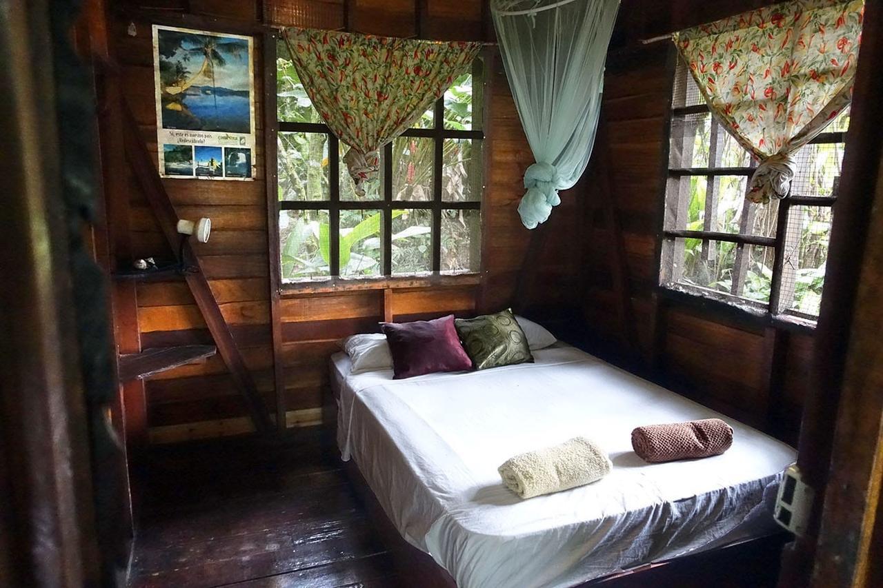 Beverly'S Hill Guest House Bocas Town Dış mekan fotoğraf